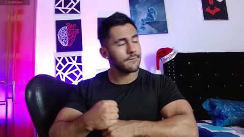 Roman online show from December 2025 09:45:02 PM