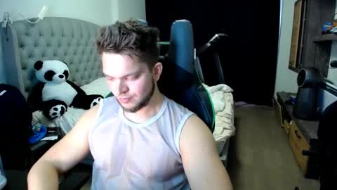 Snapshot of romantic_twunk chatting on October 2025 08:37:01 AM romantic_twunk online show from October 2025 08:37:01 AM