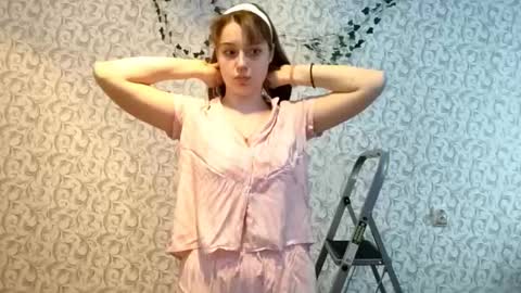 Snapshot of romeliamimozo chatting on December 2025 10:13:01 AM Alya online show from December 2025 10:13:01 AM