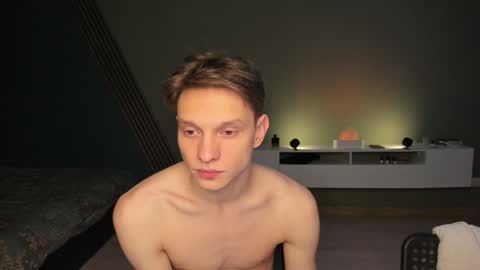 Snapshot of romeo_mercy chatting on December 2024 10:58:02 PM Romeo online show from December 2024 10:58:02 PM