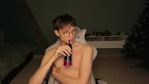 Snapshot of romeo_mercy chatting on January 2025 10:13:02 AM Romeo online show from January 2025 10:13:02 AM