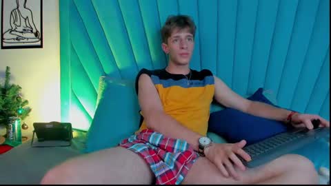 Snapshot of romeo_ricci1 chatting on December 2024 04:53:02 PM Romeo Ricci online show from December 2024 04:53:02 PM