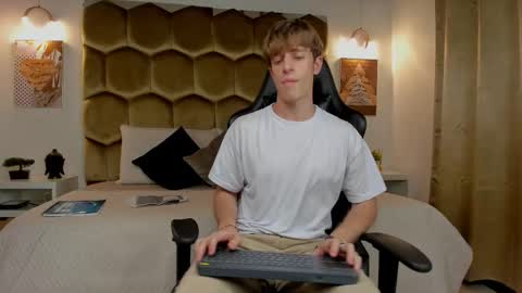 Romeo Ricci online show from February 2026 09:32:01 PM