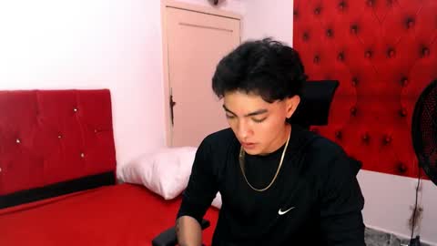 Snapshot of romeomillerr chatting on November 2025 07:18:02 PM Romeo online show from November 2025 07:18:02 PM