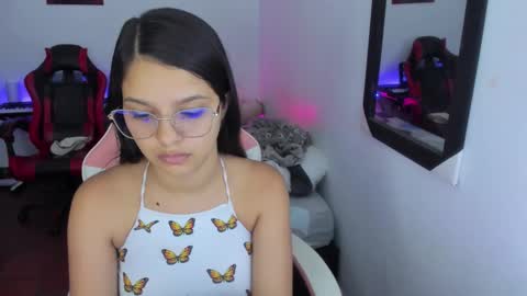 Snapshot of room_kitty chatting on January 2026 11:06:02 PM MIA AND PAUL online show from January 2026 11:06:02 PM