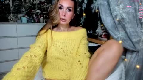 Aurora online show from December 2025 11:01:02 PM