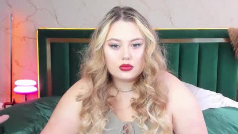 Snapshot of rosa1ia chatting on November 2025 09:09:02 AM Chloe online show from November 2025 09:09:02 AM