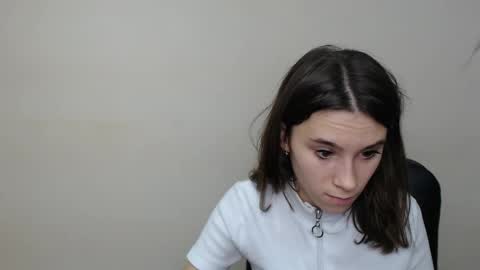 Snapshot of rosalais_ chatting on September 2025 06:35:02 AM Rose online show from September 2025 06:35:02 AM