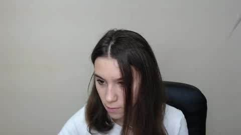 Snapshot of rosalais_ chatting on September 2025 06:14:01 AM Rose online show from September 2025 06:14:01 AM