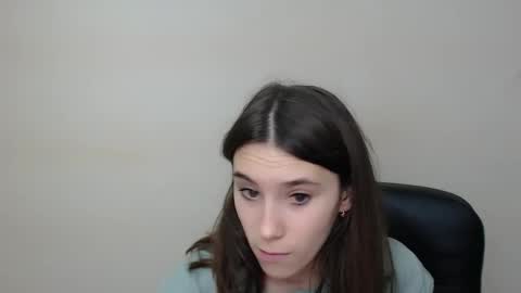 Snapshot of rosalais_ chatting on October 2025 06:33:01 AM Rose online show from October 2025 06:33:01 AM