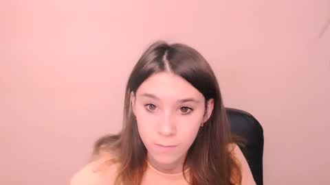 Snapshot of rosalais_ chatting on October 2025 06:32:01 AM Rose online show from October 2025 06:32:01 AM