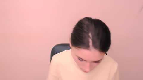 Snapshot of rosalais_ chatting on October 2025 07:43:01 AM Rose online show from October 2025 07:43:01 AM