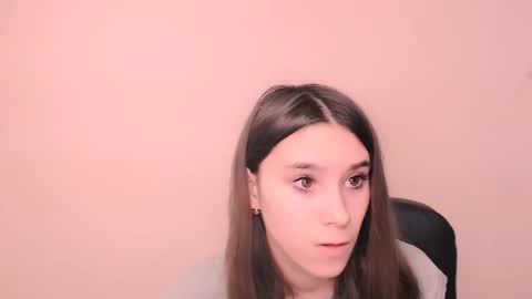 Snapshot of rosalais_ chatting on November 2025 07:10:02 AM Rose online show from November 2025 07:10:02 AM