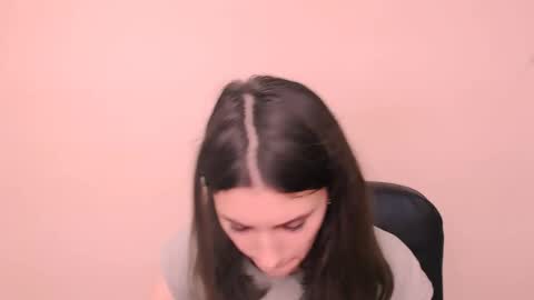 Snapshot of rosalais_ chatting on November 2025 07:30:01 AM Rose online show from November 2025 07:30:01 AM