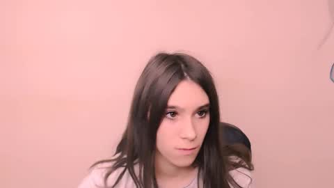 Snapshot of rosalais_ chatting on November 2025 07:52:02 AM Rose online show from November 2025 07:52:02 AM