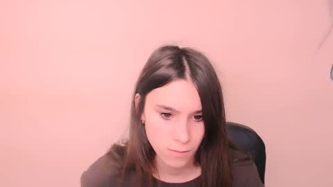 Snapshot of rosalais_ chatting on November 2025 08:02:02 AM Rose online show from November 2025 08:02:02 AM