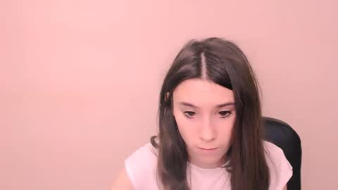 Snapshot of rosalais_ chatting on November 2025 07:41:02 AM Rose online show from November 2025 07:41:02 AM