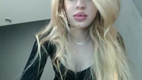 Rosalina online show from November 2025 02:52:02 PM