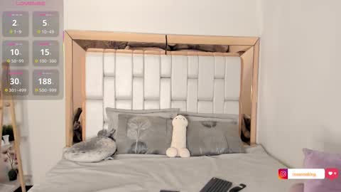 Aleja online show from October 2025 08:06:02 PM