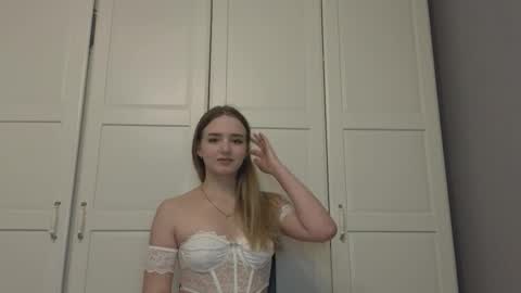 Snapshot of rose_quartz007 chatting on December 2025 05:18:02 PM Luna online show from December 2025 05:18:02 PM