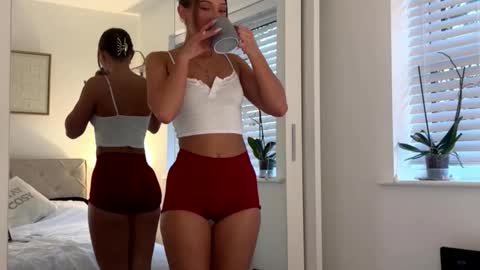 Snapshot of rosebella_ chatting on February 2026 07:19:01 AM Bella online show from February 2026 07:19:01 AM