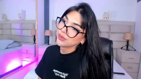 Snapshot of rosecassie chatting on October 2025 01:29:01 PM Rose online show from October 2025 01:29:01 PM