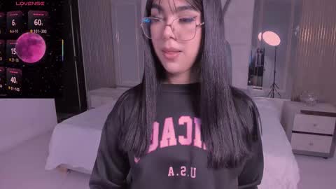 Snapshot of rosecassie chatting on November 2025 01:44:02 PM Rose online show from November 2025 01:44:02 PM