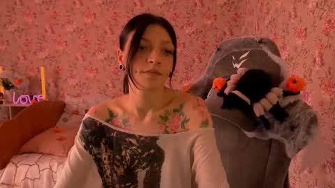 Lola online show from October 2025 06:59:01 AM