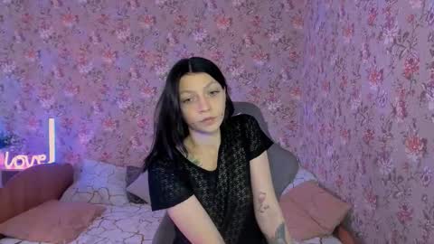 Lola online show from December 2025 04:40:02 AM