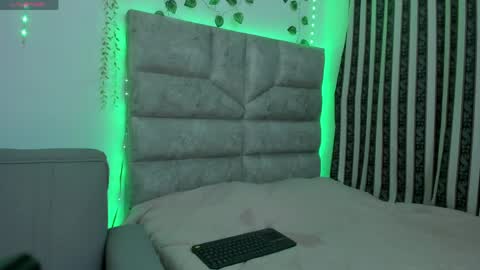 roselyn online show from May 2026 01:47:02 AM