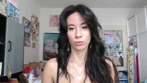 Rose online show from November 2025 11:54:01 AM