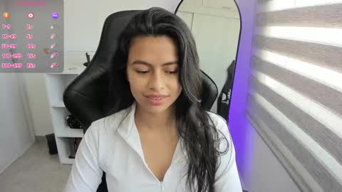 Snapshot of roseparis chatting on October 2025 02:57:02 PM Nat online show from October 2025 02:57:02 PM