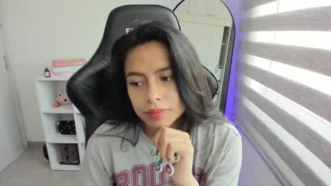 Snapshot of roseparis chatting on November 2025 02:39:02 PM Nat online show from November 2025 02:39:02 PM