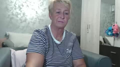 Lovepinklilly online show from September 2025 05:59:02 PM