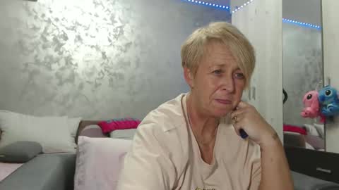 Snapshot of roses_and_lillies chatting on April 2026 05:58:01 PM Lovepinklilly online show from April 2026 05:58:01 PM