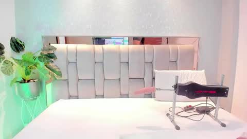 Rose online show from October 2025 05:20:02 AM