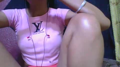 Snapshot of rosia685234 chatting on November 2025 05:25:02 PM rosia685234 online show from November 2025 05:25:02 PM