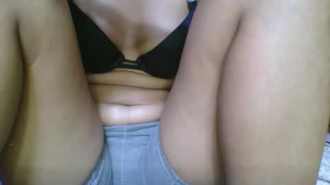 Snapshot of rosia685234 chatting on November 2025 05:04:01 PM rosia685234 online show from November 2025 05:04:01 PM