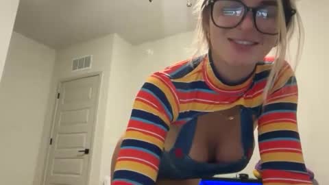 Rosie  online show from October 2025 01:06:02 AM