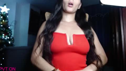 Snapshot of rossa2000 chatting on December 2025 03:33:01 AM rossa2000 online show from December 2025 03:33:01 AM