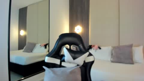 Snapshot of rosse_her chatting on July 2026 06:07:01 PM R O S S E online show from July 2026 06:07:01 PM