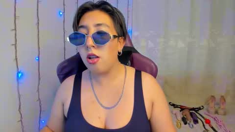 ROSSE DEMOND  online show from February 2026 08:40:02 PM