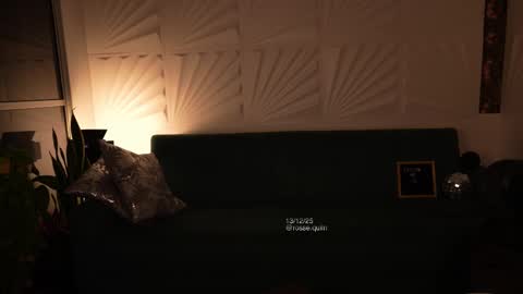 Rossey online show from December 2025 01:11:02 AM