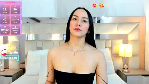 Snapshot of rosshazel chatting on May 2026 02:47:02 PM online show from May 2026 02:47:02 PM