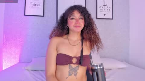 Snapshot of rossvega_ chatting on September 2025 04:02:02 AM Ross online show from September 2025 04:02:02 AM