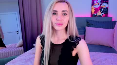 Snapshot of rossy_x_ chatting on June 2026 01:01:02 AM Rossy 630 pm - 230 am online show from June 2026 01:01:02 AM