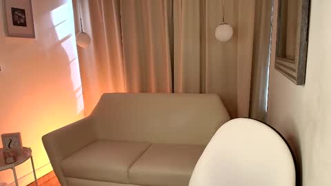 Rousee online show from February 2026 01:01:02 PM