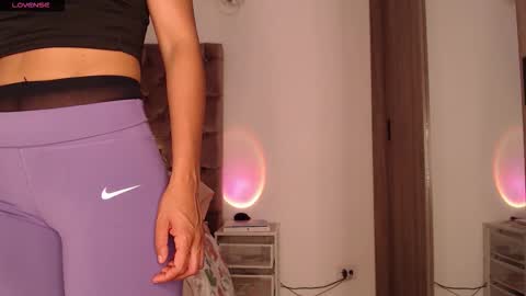 Rouss marie henao  online show from February 2026 02:02:02 PM