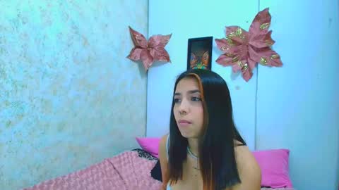 rousse_violet online show from February 2025 11:44:01 PM