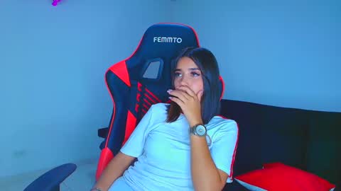 rousse_violet online show from September 2025 11:15:01 PM